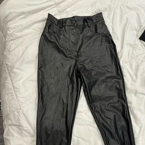 Leather leggings/skinny pants